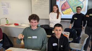Schüler beim Planspiel