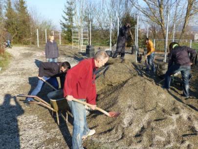 Aufbringen der Feinkiesschicht