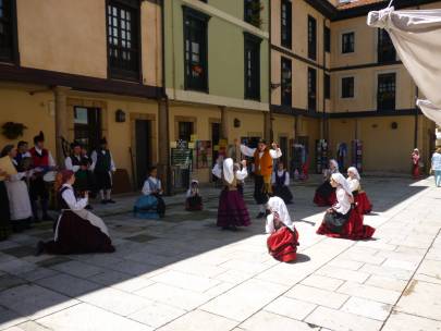 Trachtentänzer aus Oviedo