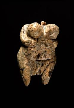 Hohle Fels bei Schelklingen, Frauenfigur aus Mammutelfenbein